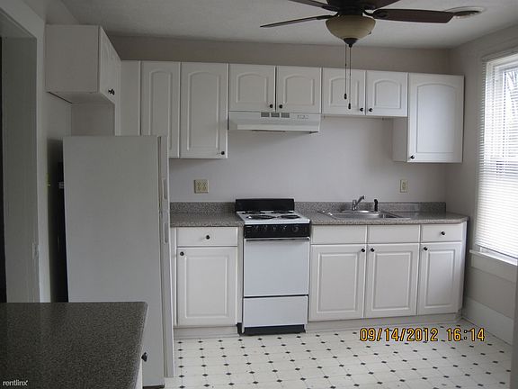 2nd image of 1201 Cottage St