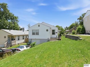 3115 Grebe St, Omaha, NE 68112
