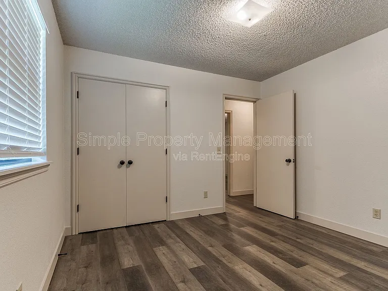 7712 NW 101st St — Photo 22