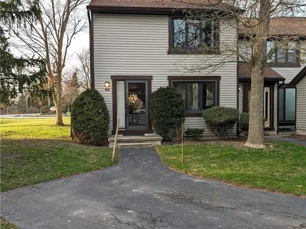 54 Charlesgate Cir, East Amherst, NY 14051