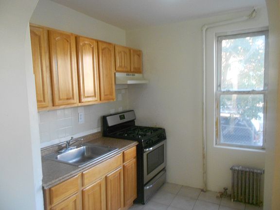 4th image of 8800 170th St