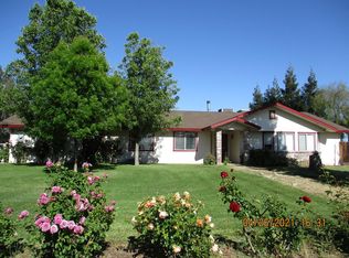 19729 Oakhill Rd, Madera, CA 93638