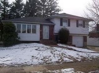 124 Washington St, Farmingdale, NY 11735