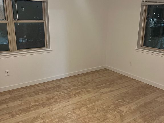 4th image of 1015 E Hurd St #8