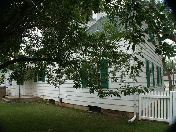 4th image of 1309 Park Ave