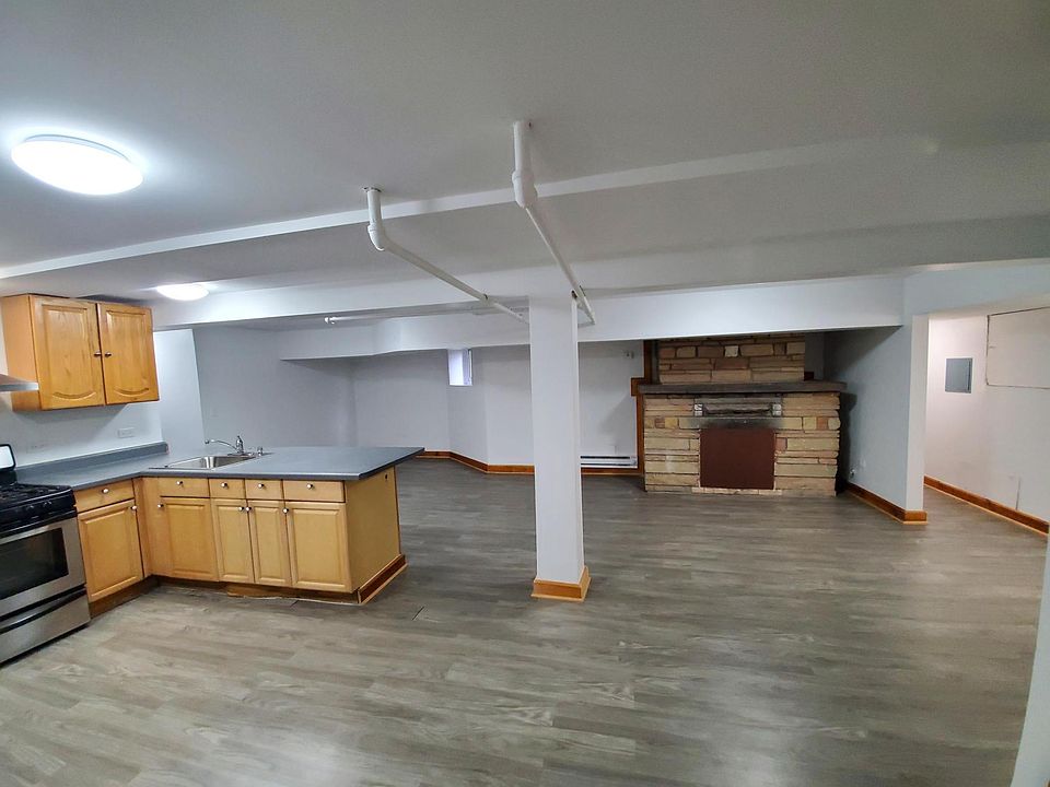 1st image of 4729 N Washtenaw Ave