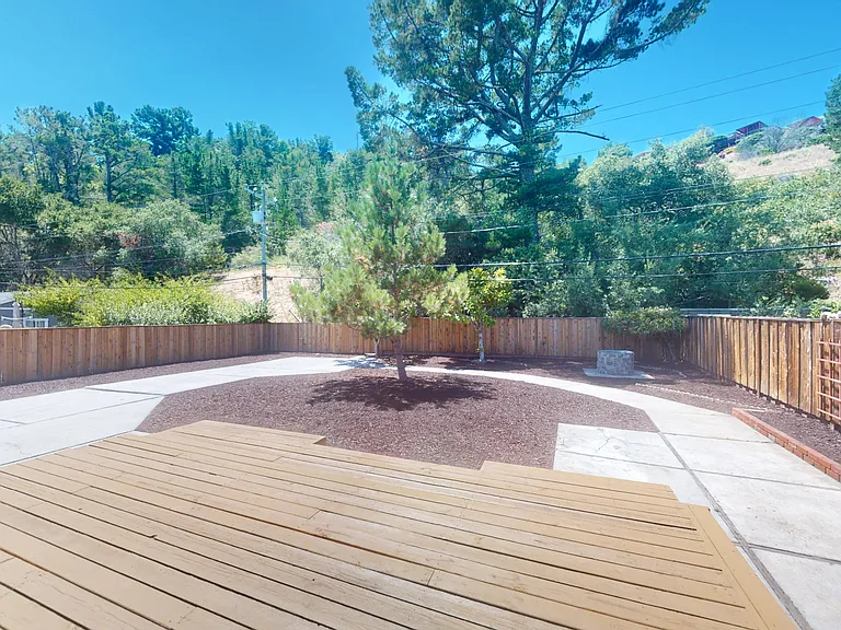1257 Sleepy Hollow Ln — Photo 20
