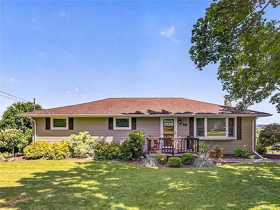 3rd image of 4877 River Rd
