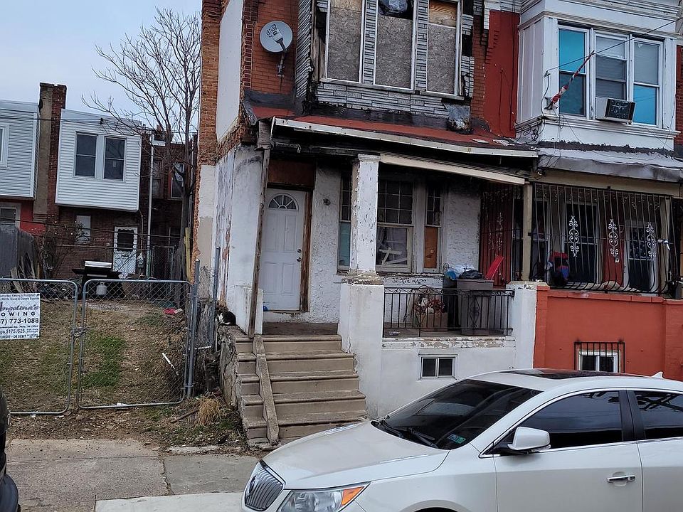 2nd image of 221 E Lippincott St