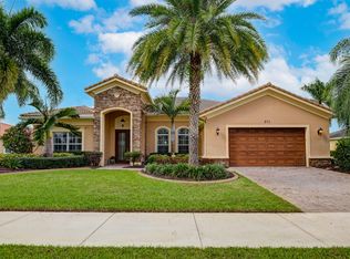 571 SE Tres Belle Cir, Stuart, FL 34997