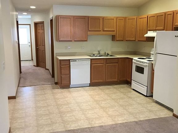 3rd image of 2207 Shamrock Ln APT A