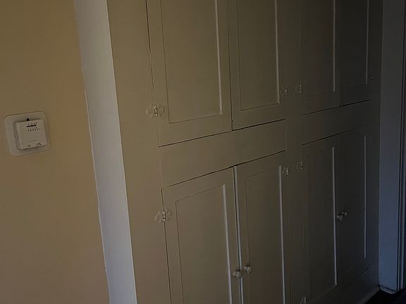 4th image of 3833 SE Belmont St