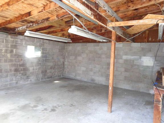 4th image of 307 S Royal Ave