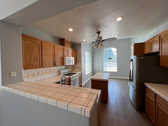 5th image of 1725 Savory Dr