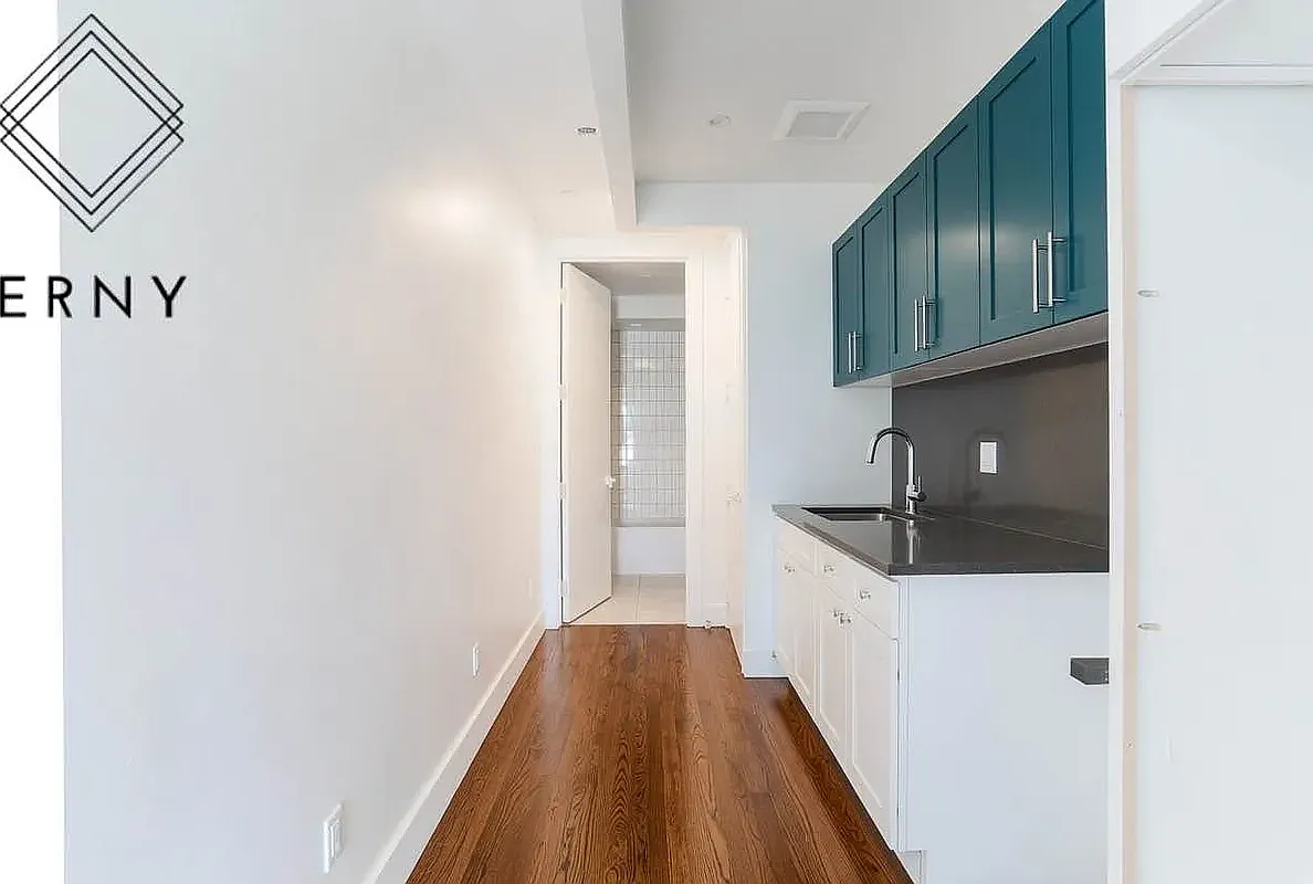 3206 Glenwood Road — Photo 1