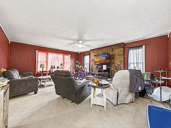 5th image of 410 Norman Dr