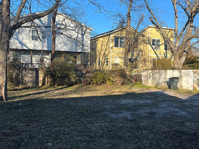 815 Douglas Ave — Photo 5