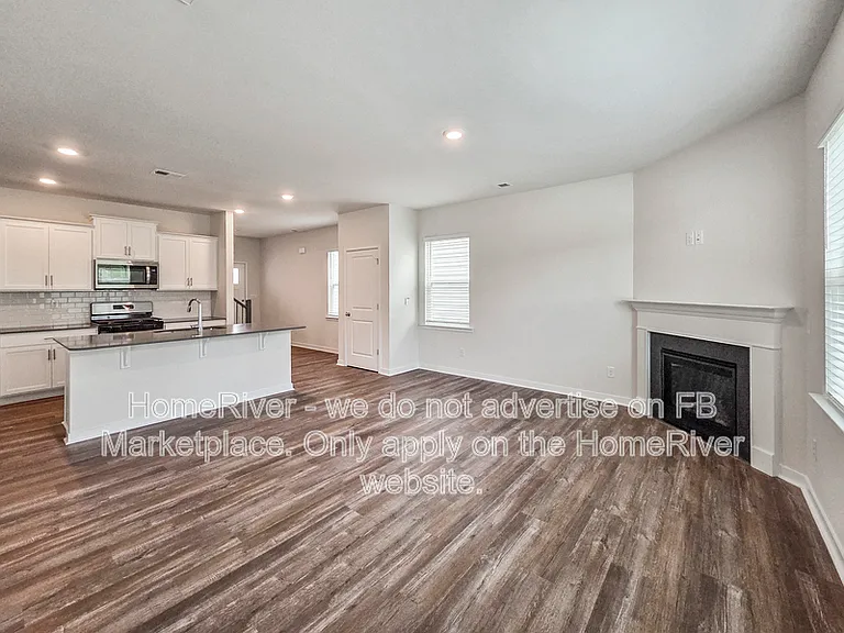 667 13th Avenue Dr NE — Photo 4