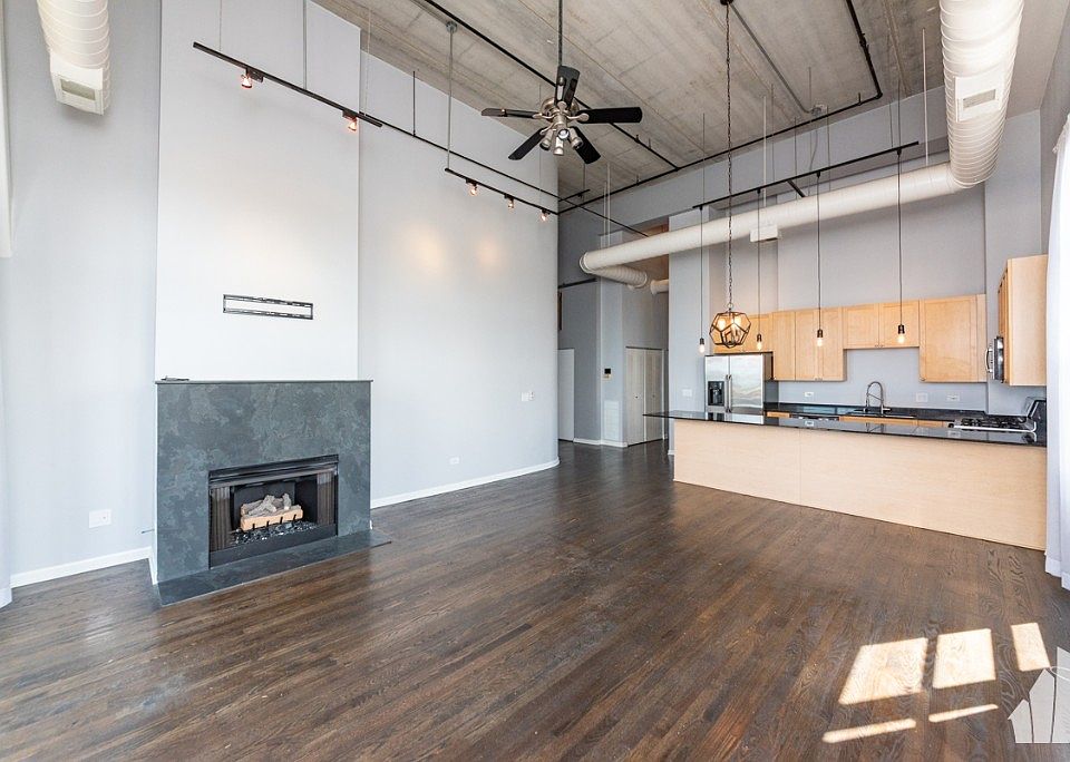 1st image of 1735 W Diversey Pkwy Floor 5