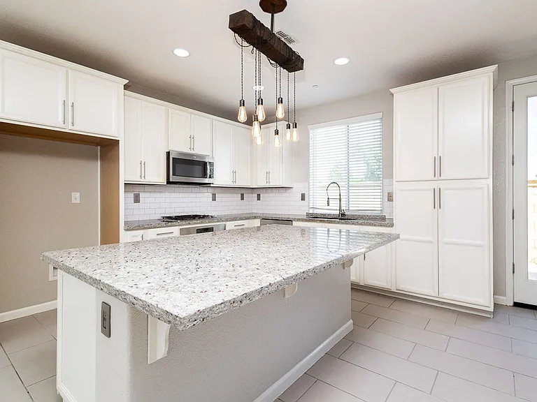 9733 Tribeca Dr — Photo 4