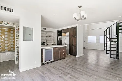 385 W Pierson St #D3 Photo 1
