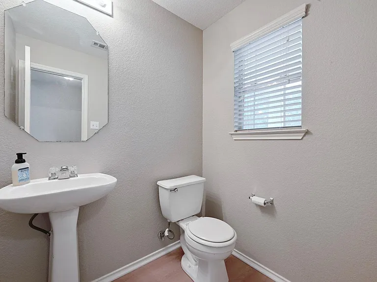 1503 Davis Mountain Loop — Photo 17
