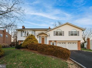25 Morgan Rd, Aston, PA 19014