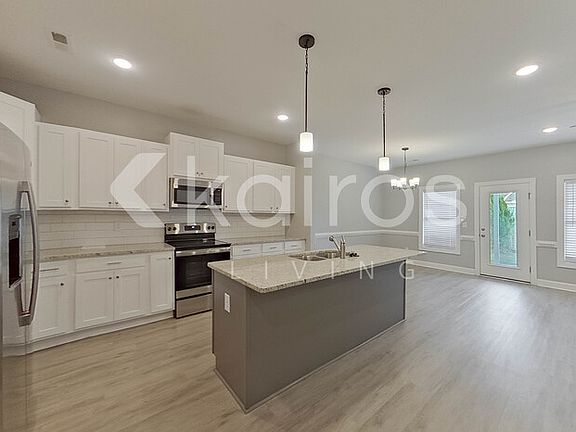 5th image of 3709 Oak Leaf Way Unit C
