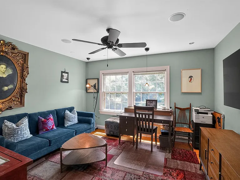 221 Park Ln — Photo 18