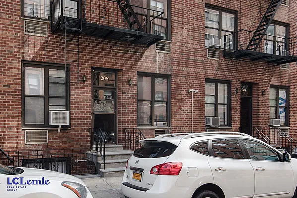 Rented by LC Lemle Real Estate Group | media 16