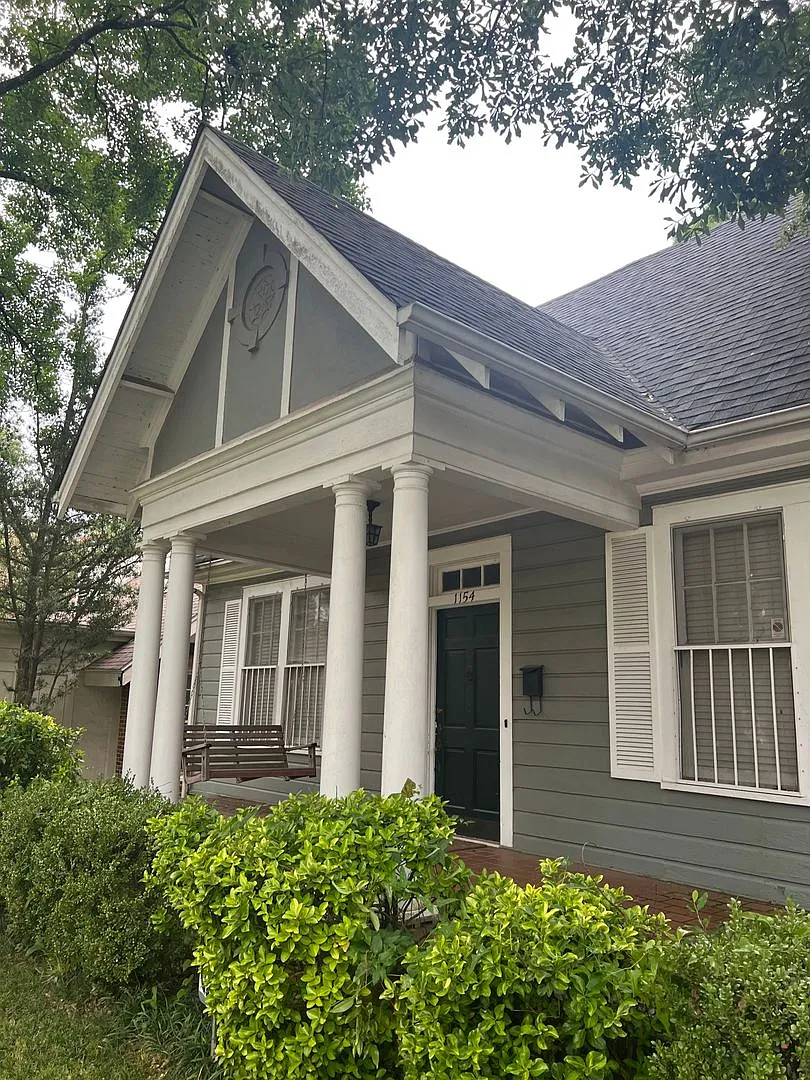 Four Bedrooms in The Garden District — Photo 1