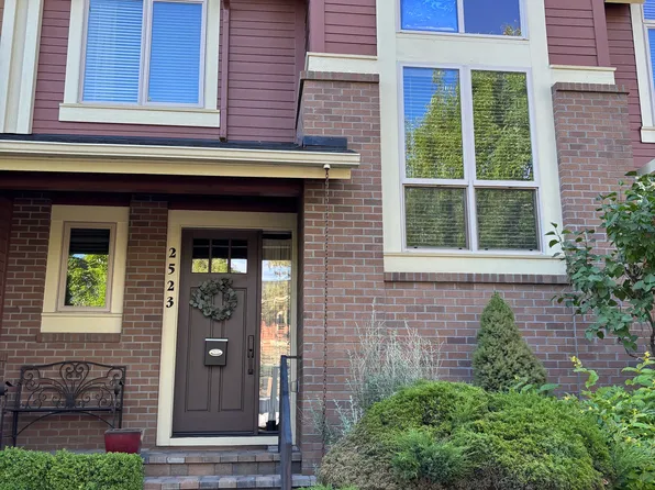 2523 NW Crossing Dr, Bend, OR 97703