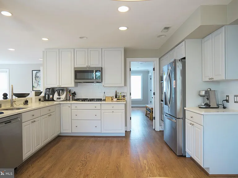 4536 Fairfield Dr — Photo 13