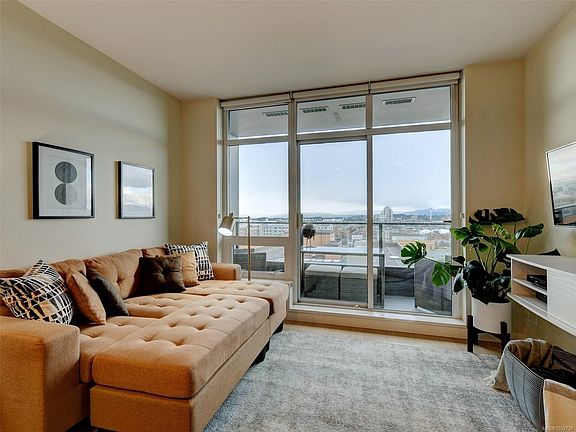 4th image of 728 Yates St #1010