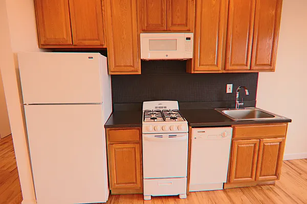 Rented by PMG Real Estate  | media 23