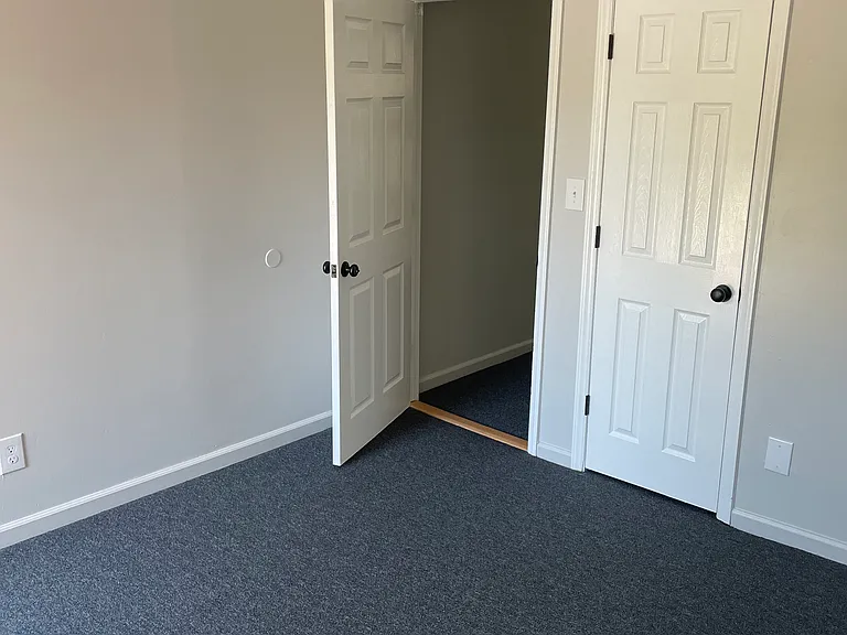 201 Carver St — Photo 8