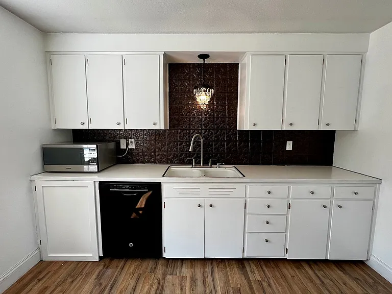 3702 Parkway Pl — Photo 5