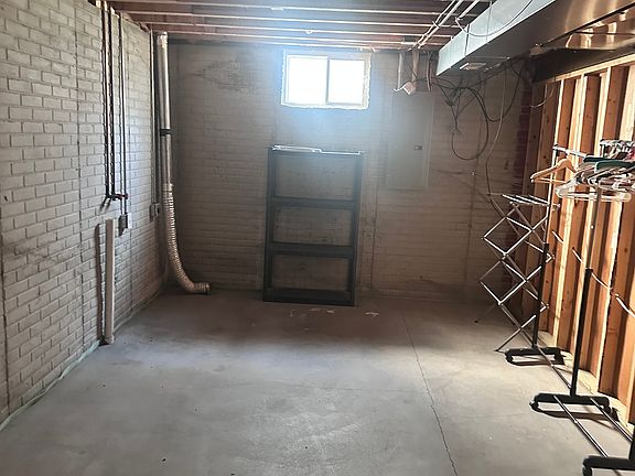3rd image of 1933 Vavrina Ln