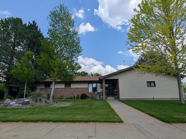 1702 Hoover St, Lexington, NE 68850