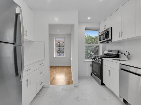 66-33 Yellowstone Blvd #5D, Forest Hills, NY 11375