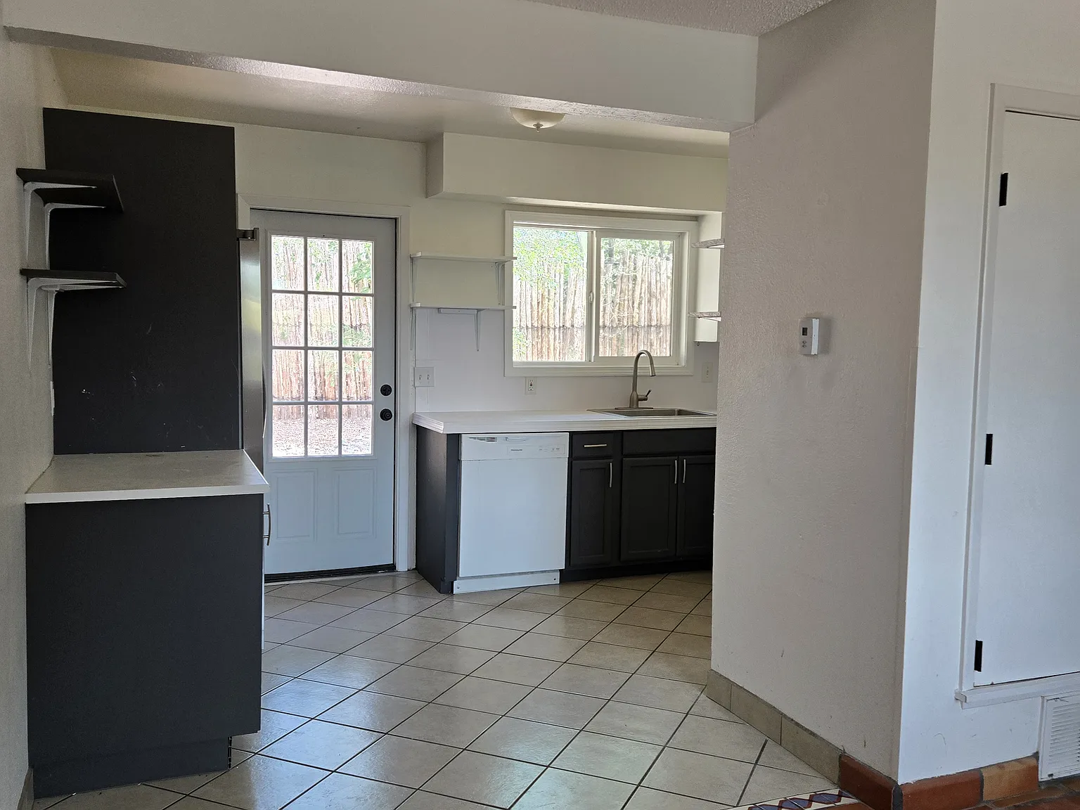 1808 Mann St — Photo 3
