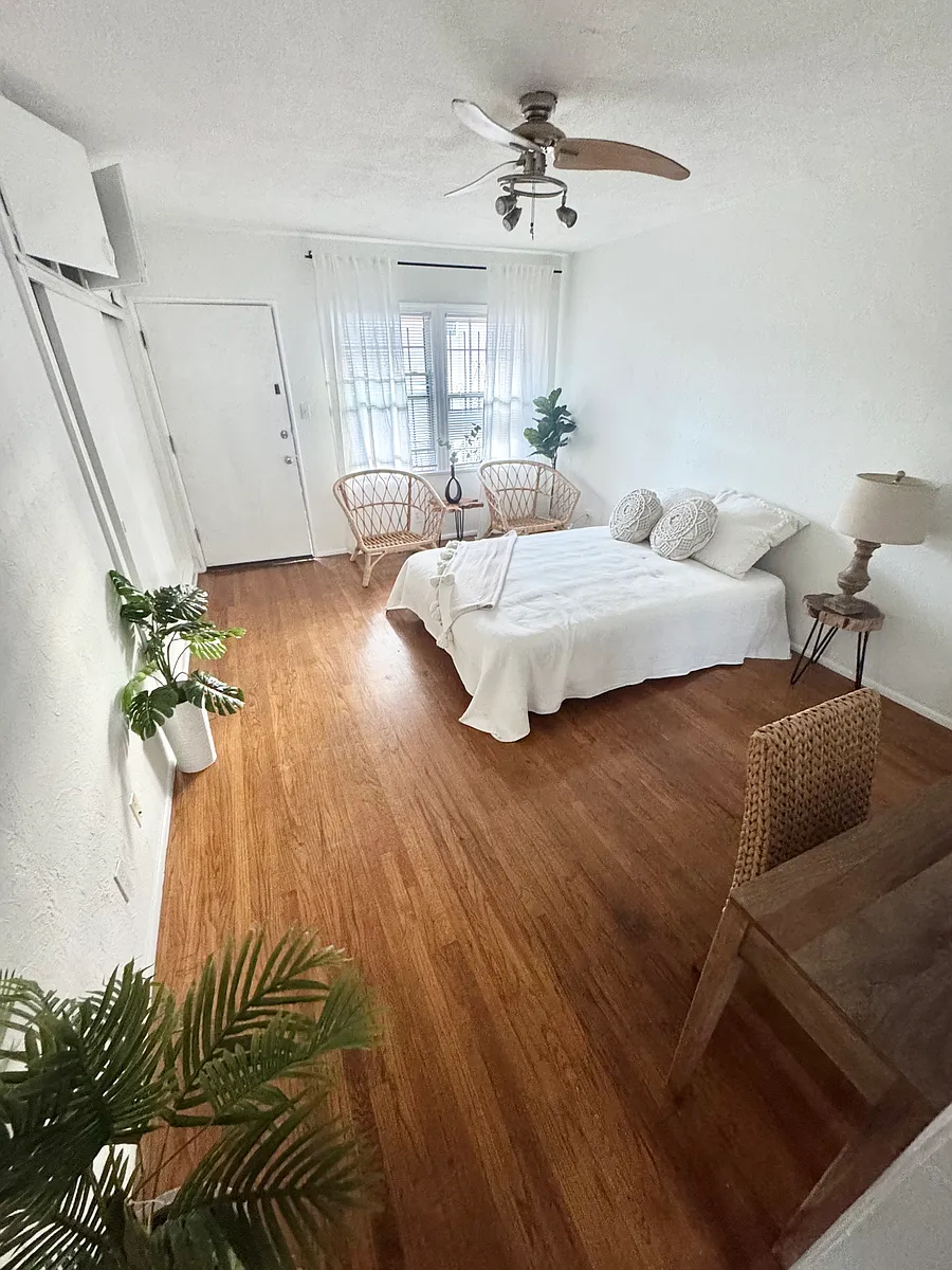 Building Photo - 1751 Winona Blvd #6