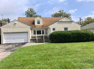 1697 Fenimore Rd, Hewlett, NY 11557
