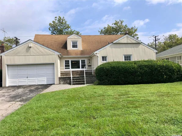 1697 Fenimore Road, Hewlett, NY 11557