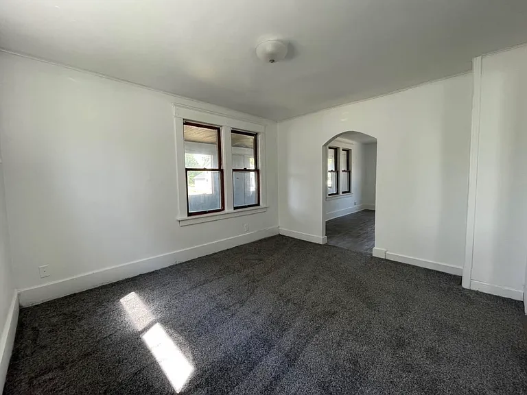 420 Haney Ave — Photo 5