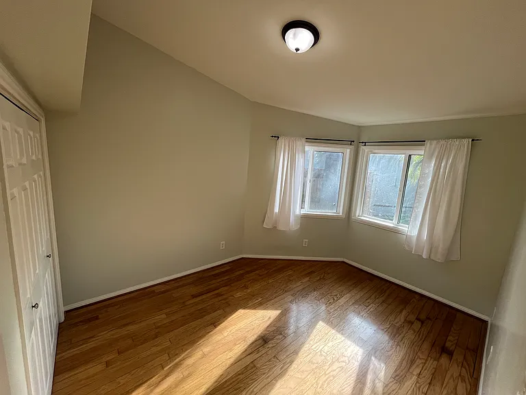 1476 Namouna St — Photo 14