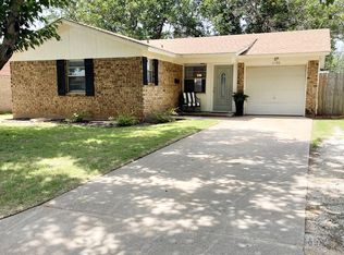 1120 Frances St, Burkburnett, TX 76354