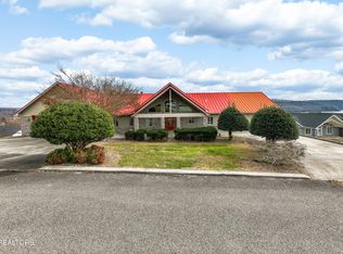292 Deer Meadow Cir, La Follette, TN 37766