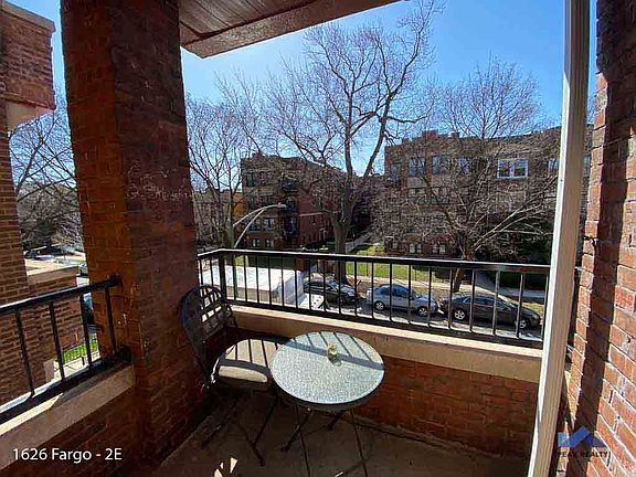 5th image of 1626 W Fargo Ave #3E