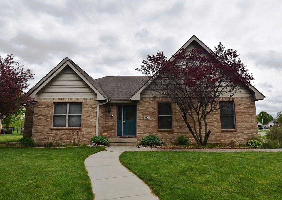 1st image of 901 Savannah Ct